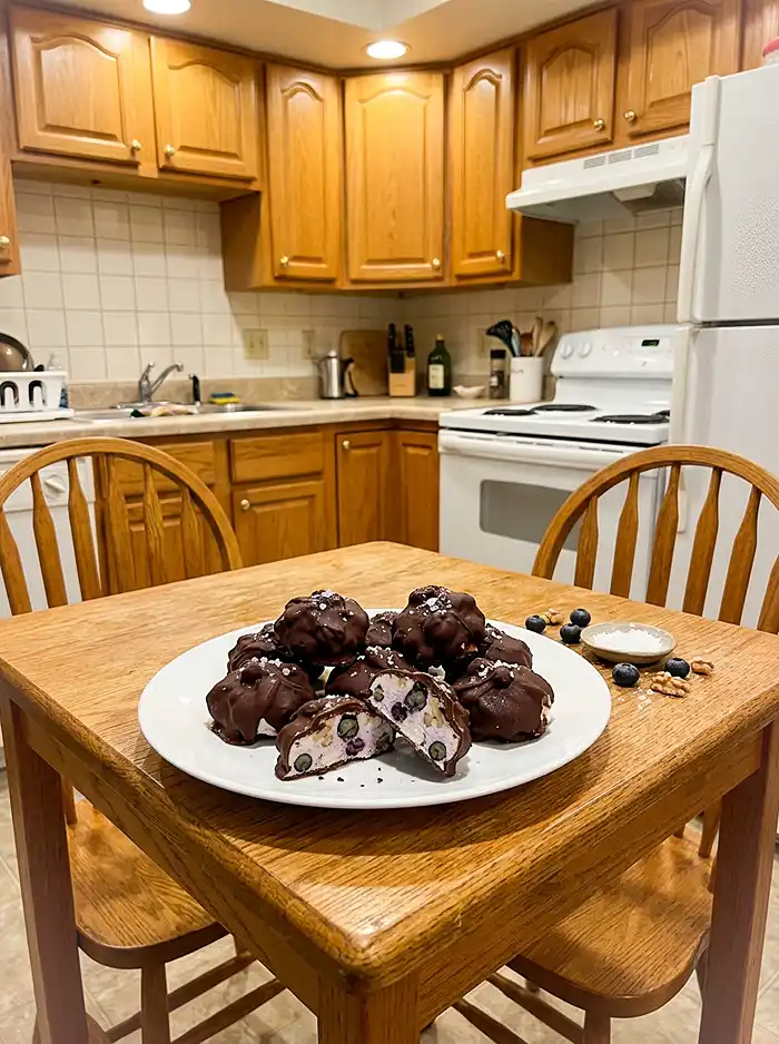 Frozen Greek Yogurt Berry Clusters 4 Fresh blueberries